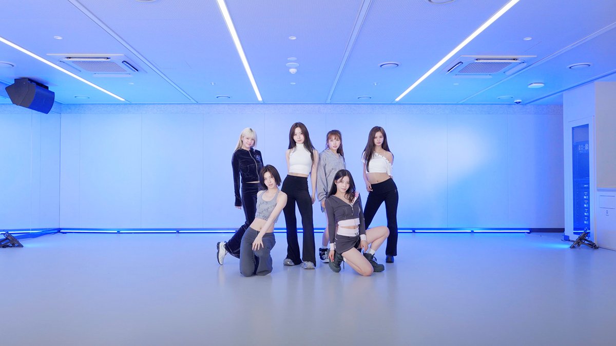 mind you, the girls said “Blue Valentine” is one of their most tiring performances, especially singing those lower tones live and keeping it stable, and of course, NMIXX can do it.