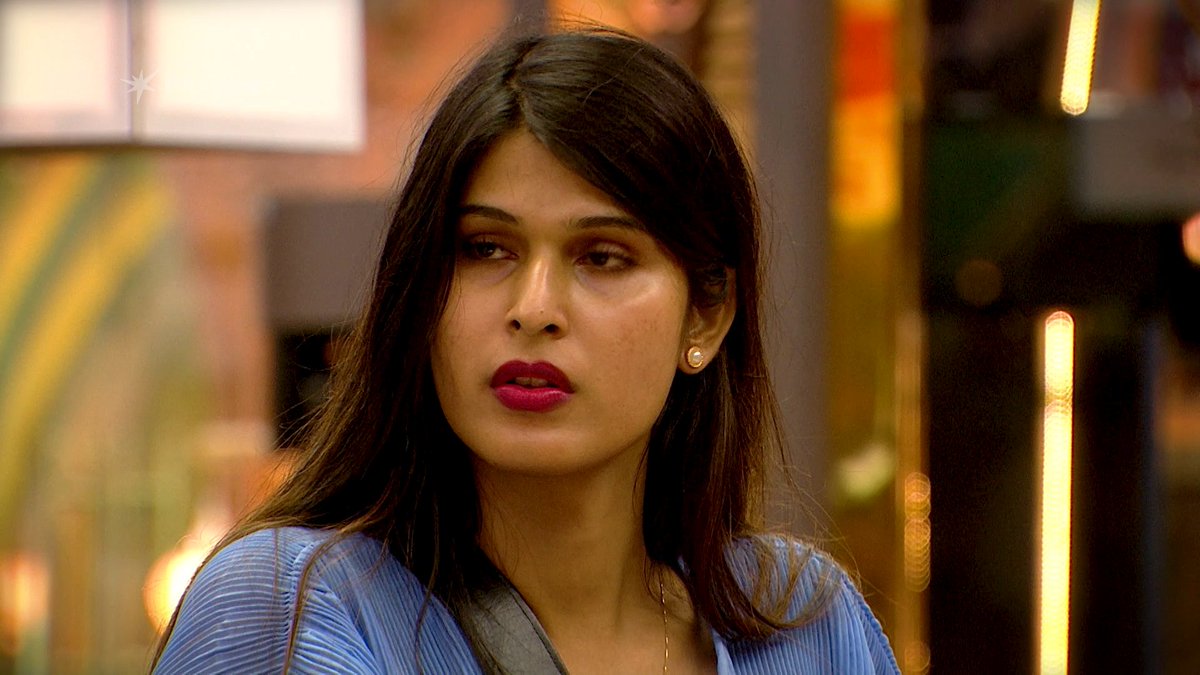 #FJ is irritating to the core 😡😡 #GanaVinoth very interesting to watch as he is not losing the cool in heated moments 👌👌 #BiggBossTamil9 #BiggBoss9Tamil
