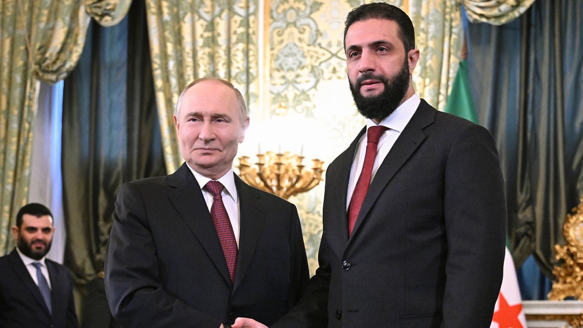 El presidente de Rusia indicó durante su reunión con el gobernante interino de Siria, Ahmed al Sharaa, que Rusia siempre se ha guiado por los intereses del pueblo sirio en sus relaciones con este país.