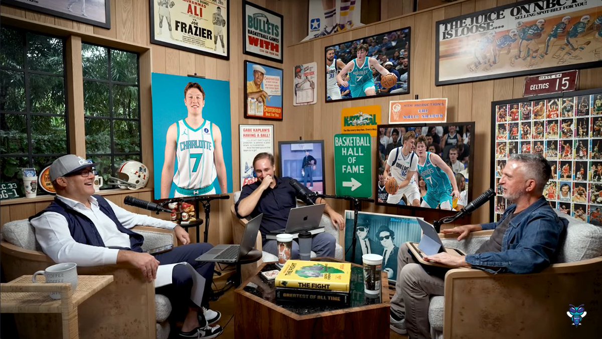 🎙️ Zach Lowe: "Did you intentionally skip over Bill Simmons' 2028 Olympian Kon Knueppel? Is he above this discussion?" 🎙️ Bill Simmons: "I talked to my lawyers, and they said only talk about Kon during the Charlotte part because it's getting weird..." 😂