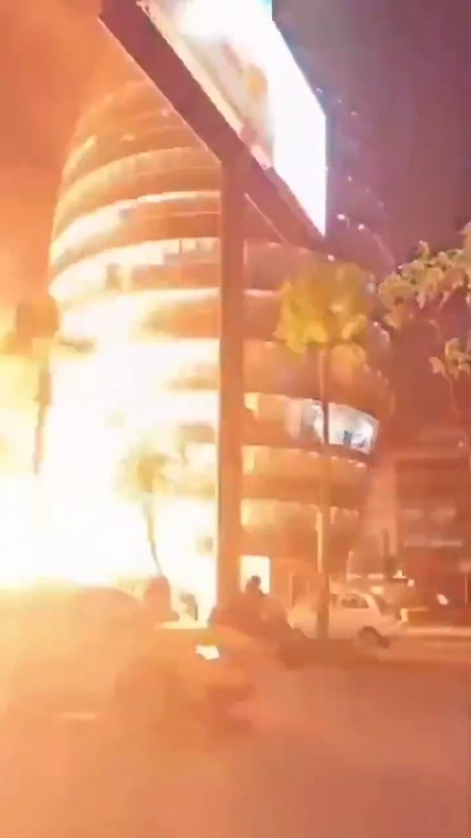 Another VBIED detonated in Guayaquil, Ecuador yesterday making in the 2nd so far this this month. It occurred near the office of a company that's owned by President Noboa's family, killing at least one person and injuring others. Interior Minister John Reimberg told reporters that a second VBIED was found nearby and neutralized before it could detonate as well. #CityLife #Guayaquil #VBIED #bomb #CarBomb #ecuador #Noboa #urban #war