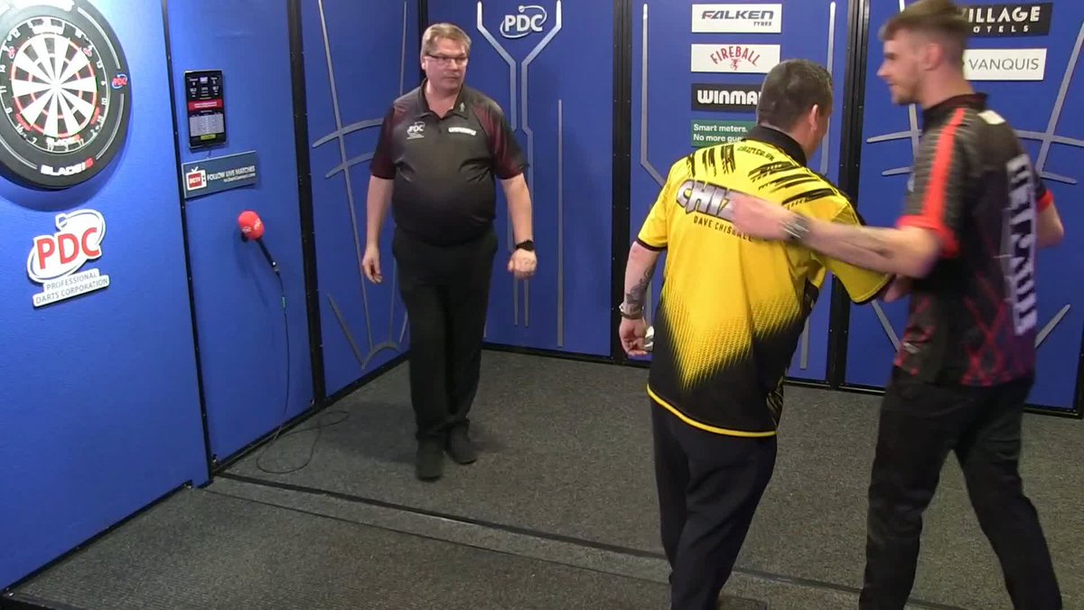 CHISNALL TOPPLES TAYLOR! Dave Chisnall eventually wraps up victory against Dom Taylor, but only after surviving a match dart having led 5-2 at one stage! 📺 #PC32