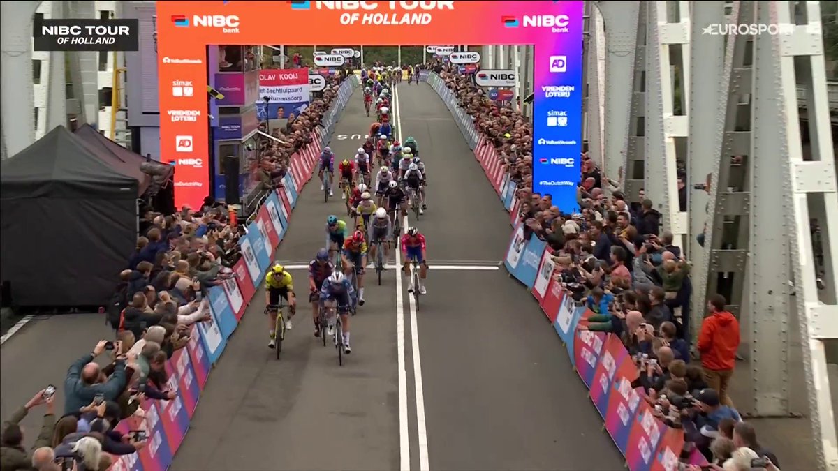 Now that was a beautiful sprint duel, one of the best of the year! 😍 Tim Merlier (Soudal-Quickstep) beats Olav Kooij to win stage 1 of Tour of Holland in Dordrecht. Merlier now equalled Magnier and Del Toro with 16 wins in 2025. #TourofHolland