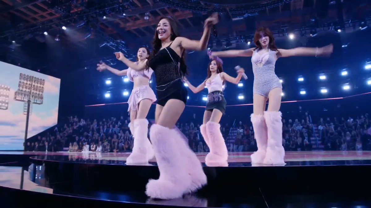 TWICE 'STRATEGY' AT VICTORIA'S SECRET FASHION SHOW