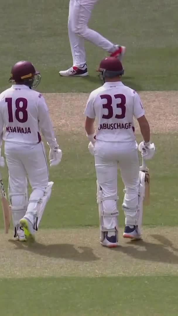 Usman leaves Marnus absolutely hanging 😂 #SheffieldShield