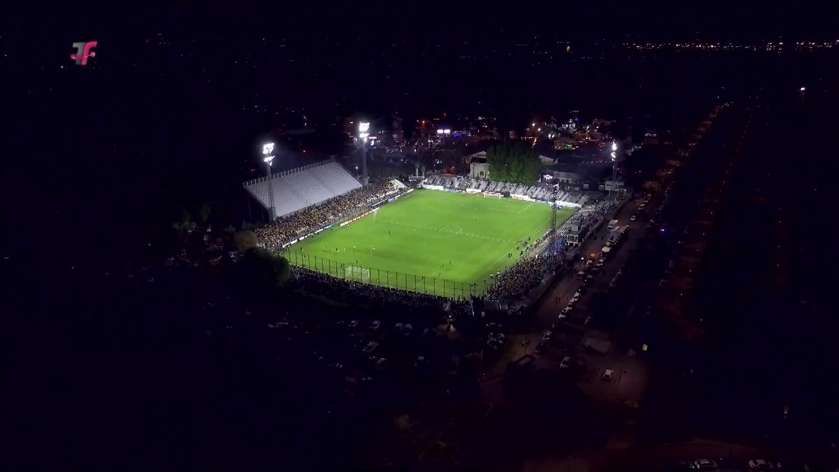 La Copa Uruguay tiene su primer finalista, luego de que PEÑAROL se impusiera a Defensor Sporting por 2 goles a 0, el segundo en posición dudosa. En el violeta fue expulsado Abreu, y el aurinegro mostró un claro predominio futbolístico en el segundo tiempo. Este es nuestro compacto.