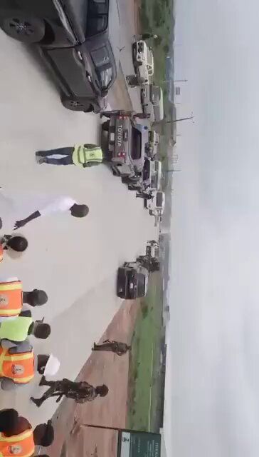 Nigeria's most crucial interstate road runs from Lagos to Ibadan. That's where the bulk of imports and exports pass That road has been under construction since 1999 The PDP and APC both failed to complete the project within a quarter of a century. Question: Do you think China, Ethiopia, Rwanda, or Ghana will take 26 years to reconstruct their most important road?