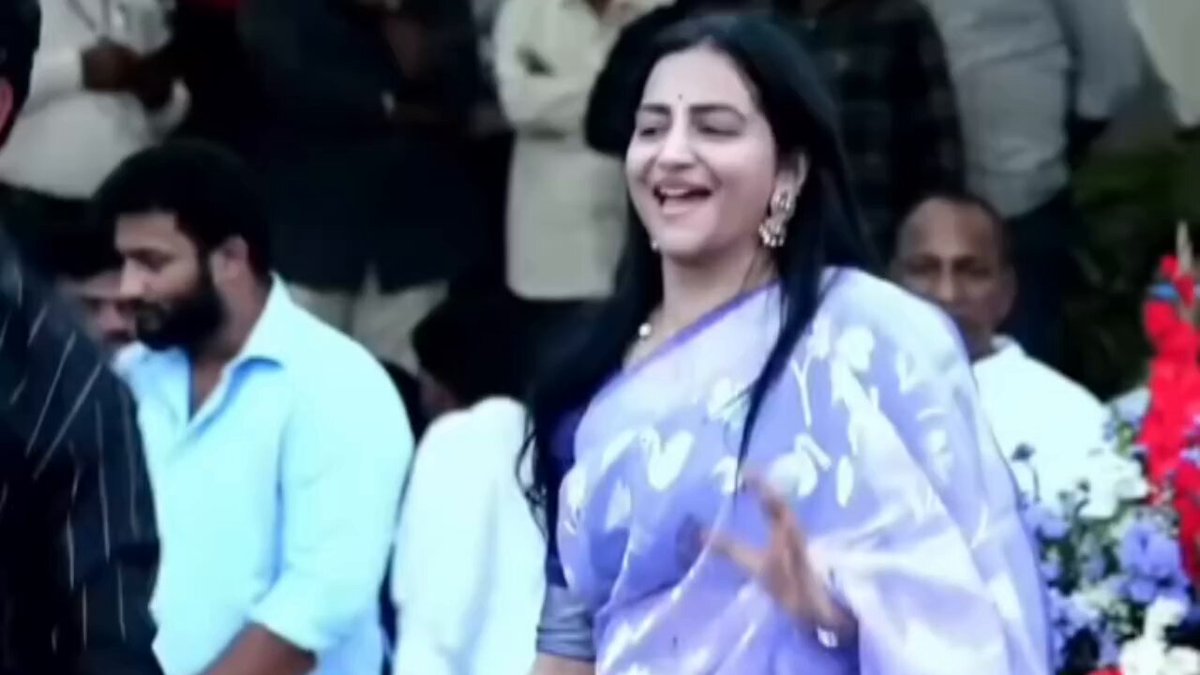 డ్యాన్స్ చేస్తున్న BRS MLA మల్లారెడ్డి కోడలు ! 😳😳😳😳😳😳😳