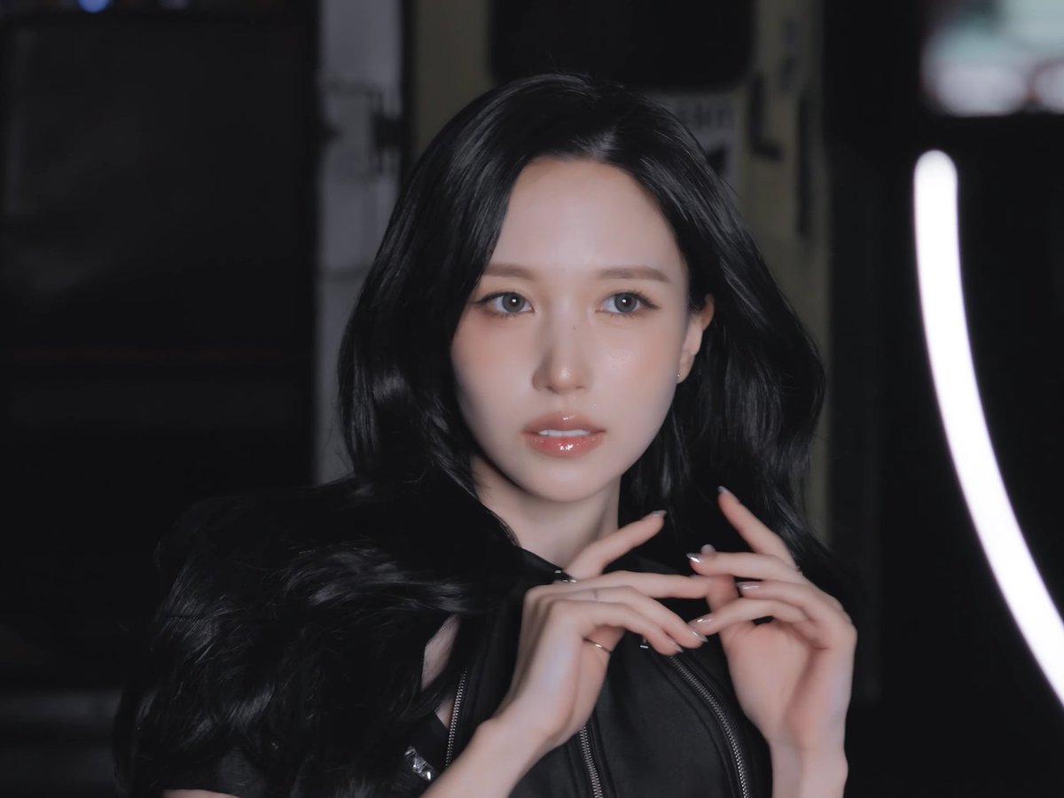 MINA IS A GODDESS