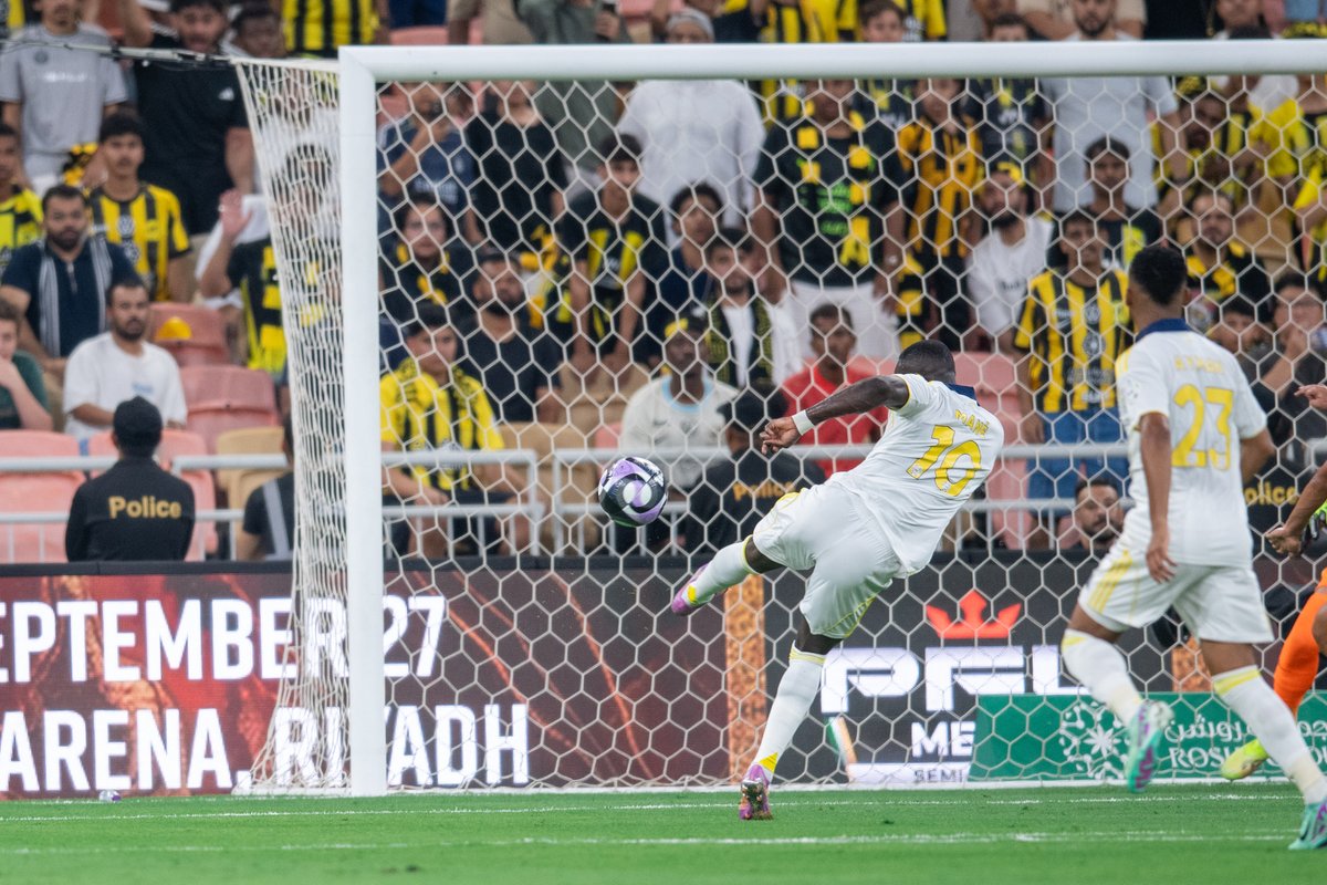 ساديو ماني: الجناح الهداف ⚡️🟡 حضر بـ4️⃣ مساهمات تهديفية هذا الموسم في #دوري_روشن_السعودي ⚽️🔥 #للجماهير