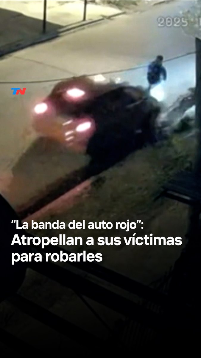 ATROPELLAN A SUS VÍCTIMAS PARA ROBARLES I Cinco delincuentes que van en un auto rojo atropellan a sus víctimas, se bajan del auto y les sacan todo. Ocurre en Laferrere, La Matanza, y a los delincuentes los tienen identificados como "la banda del auto rojo".