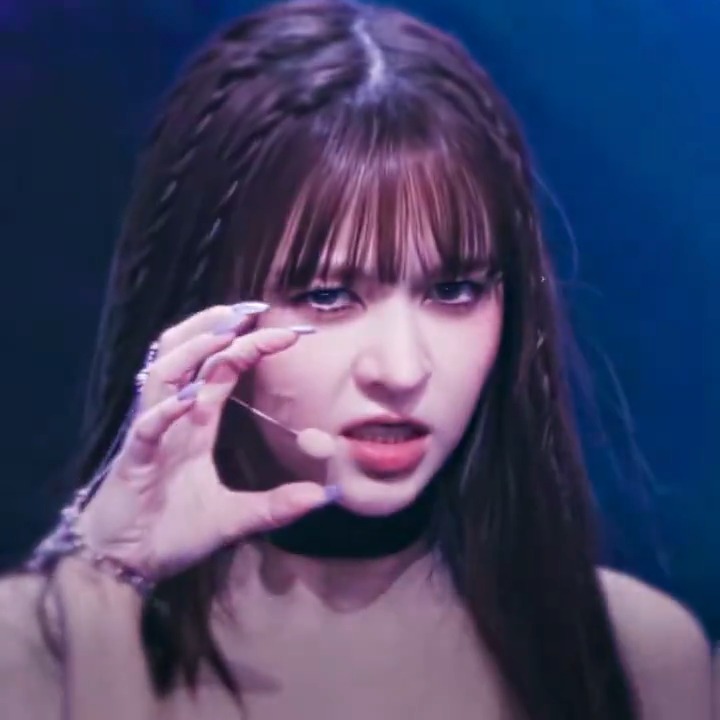 HAPPIEST BIRTHDAY TO OUR BIGGEST SUNSHINE LILY MORROW! 🥳 I hope you’re having the best day ever surrounded by the people you love, YOU SHOULD! please never change, we love you just the way you are, in fact we love you so much 💙 <333 #릴리의_향기가_울려퍼진_날 #ADORE_U_LILY