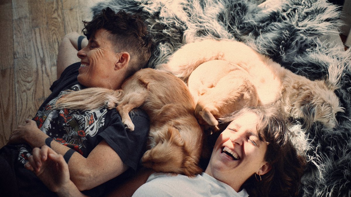 Theirs is a story of happiness. Andrea Gibson and Megan Falley found joy, poetry, and light in each other. #ComeSeeMeInTheGoodLight — November 14 on Apple TV+