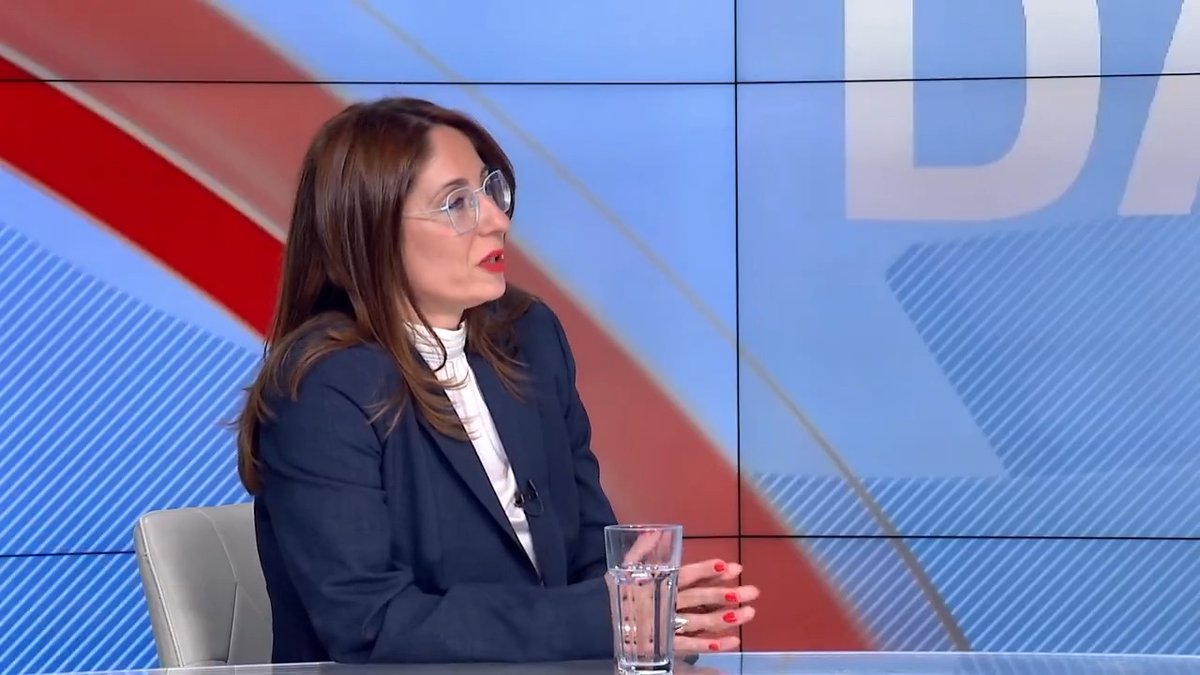 Profesorka Marija Vasić, koja je puštena iz kućnog pritvora u kom je bila šest meseci nakon 66 dana pritvora, rekla je da "kod nas pritvori izgledaju mnogo gore nego zatvori". Maja Dragić 🍓