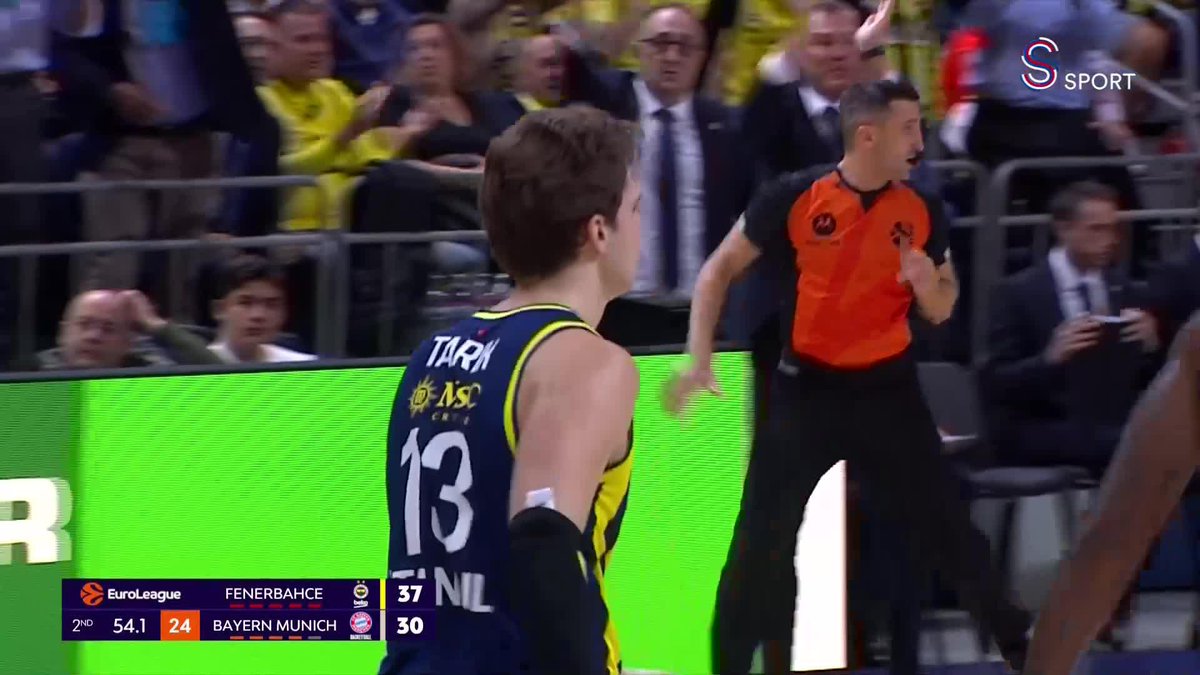 🤩 Bir üçlük isabeti de Tarık Biberovic'ten!