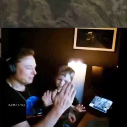 Here is Lil X and Elon playing Diablo and having fun ❤️