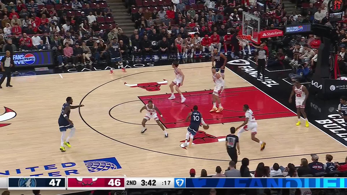 BALL. MOVEMENT.