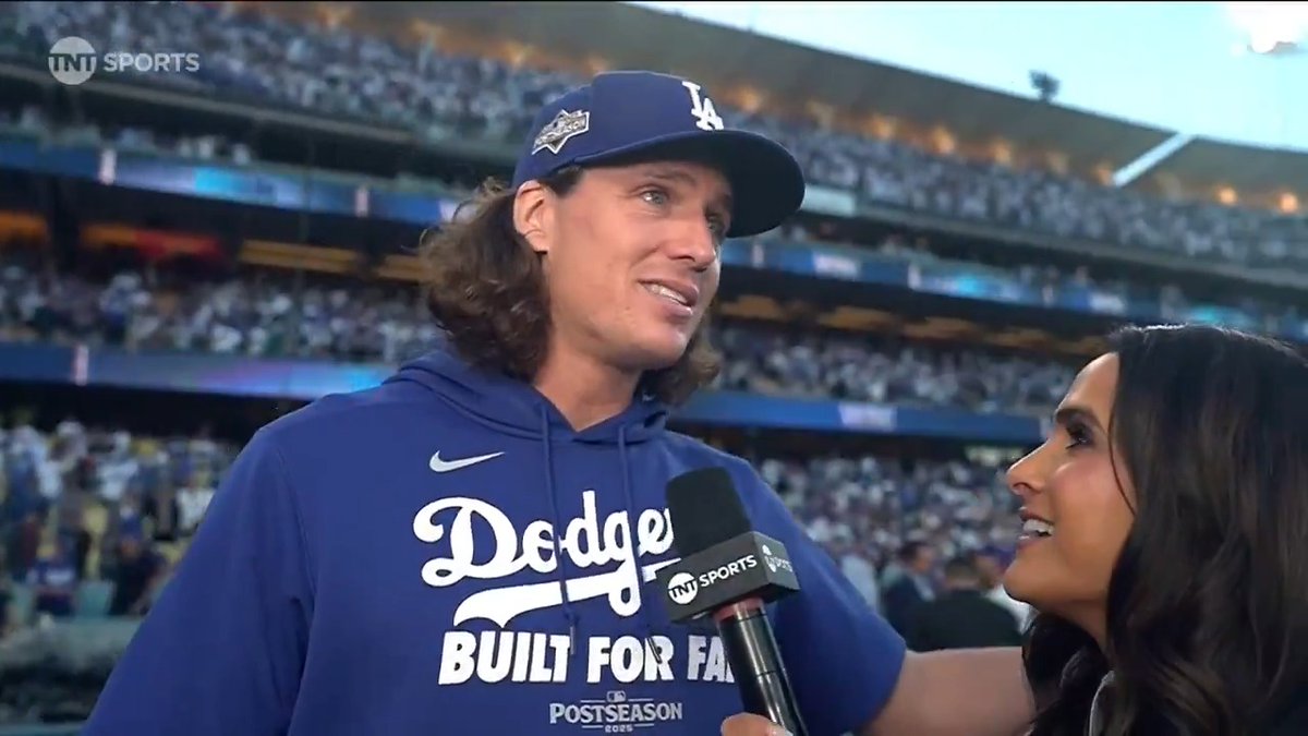 “Just being in my hometown, it’s a pretty surreal feeling.” 🙏 Tyler Glasnow soaking in the home win w/ Lauren Shehadi as Dodgers go up 3-0 in the #NLCS 🗣️
