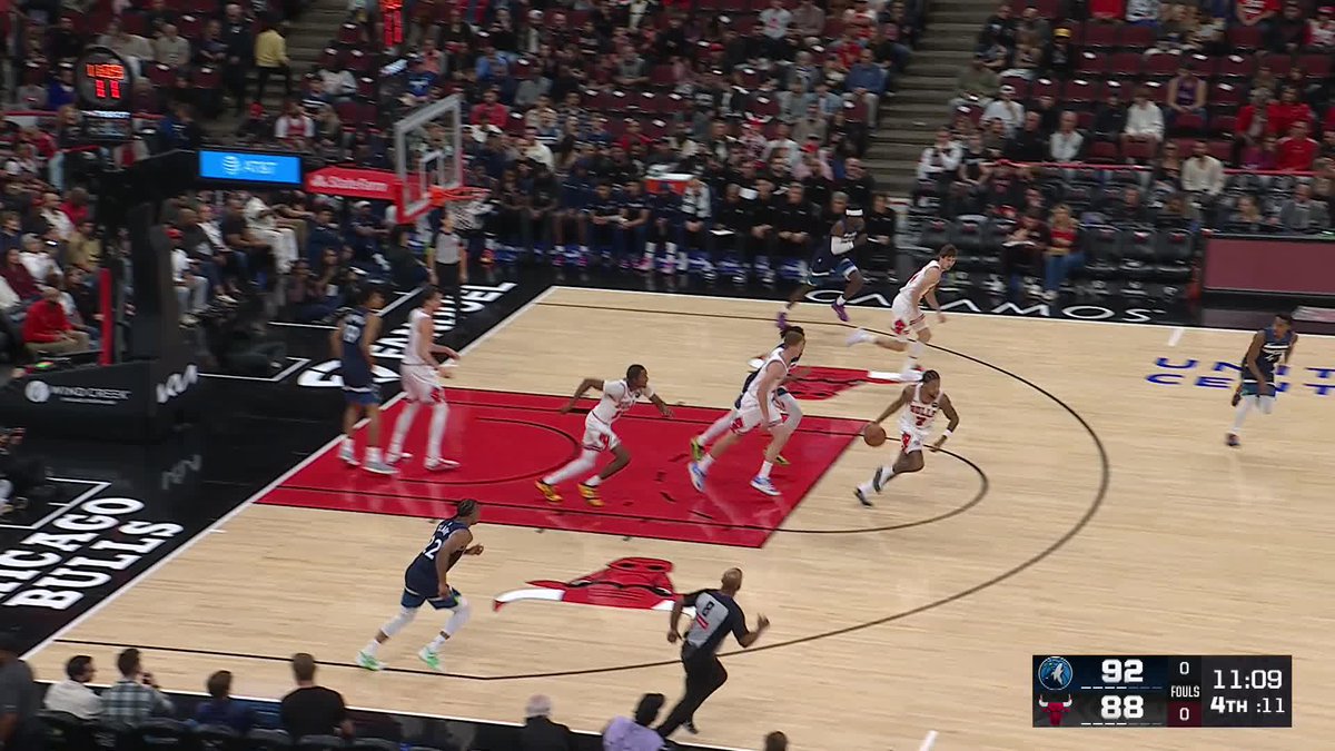 Matas is dunking EVERYTHING tonight. MB | Chicago Sports Network