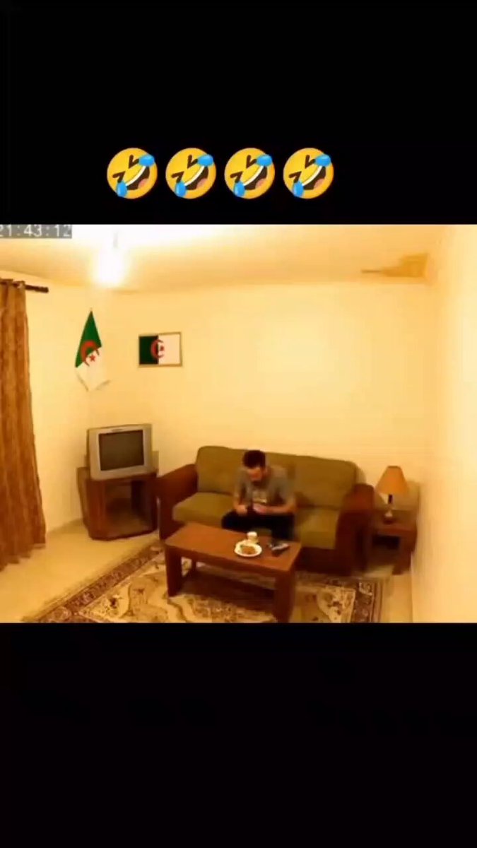 Gökten bir melek diledi Tanrı ona tavandan gönderdi