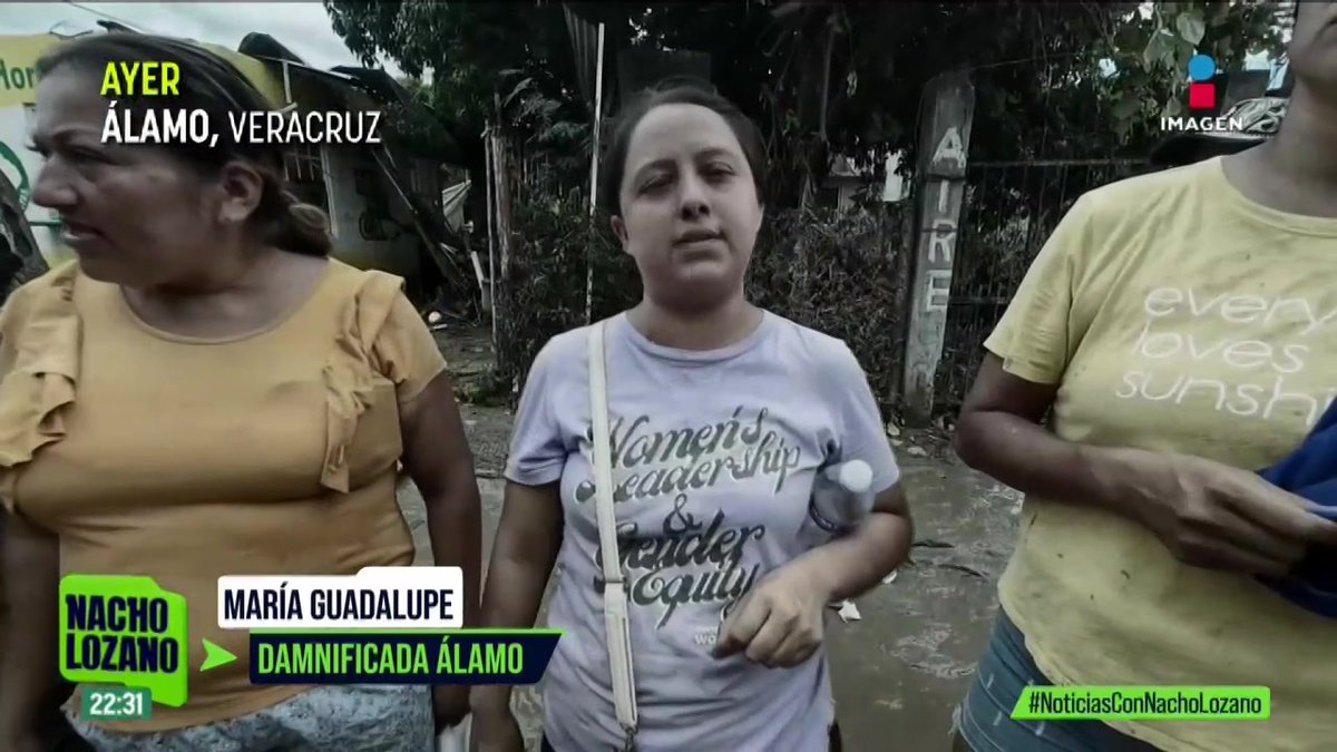 “Queremos a la pinche vieja. El municipio ya está cansado”, pobladores de #Álamo, en #Veracruz, dejaron basura afuera de la casa de la alcaldesa Lilia Arrieta, quien no se ha aparecido pese a la situación crítica de la zona por los estragos de las lluvias: