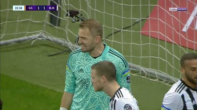 Mertens’in klasa bak. Topukla topu 90’a gönderiyor. Nolurdu 30 yaşında gelsen ya