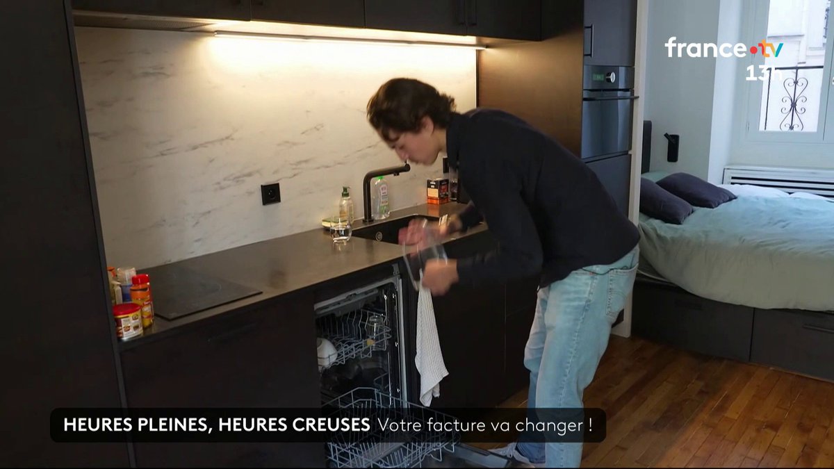 🔴 Facture d’électricité – À partir du 1er novembre, les créneaux horaires définissant les heures pleines et les heures creuses évoluent. Il y aura désormais une nouvelle plage d’heures creuses en journée. #JT13H
