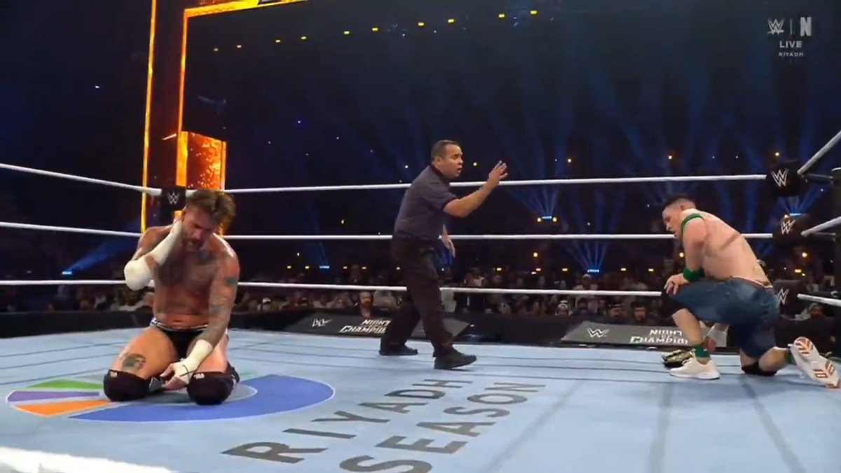 This was one of the most emotional moments from John Cena’s heel run.. He was about to hit CM Punk with the belt, but stopped when the crowd chanted “No.” Deep down, he knew he was still their hero🥺❤️