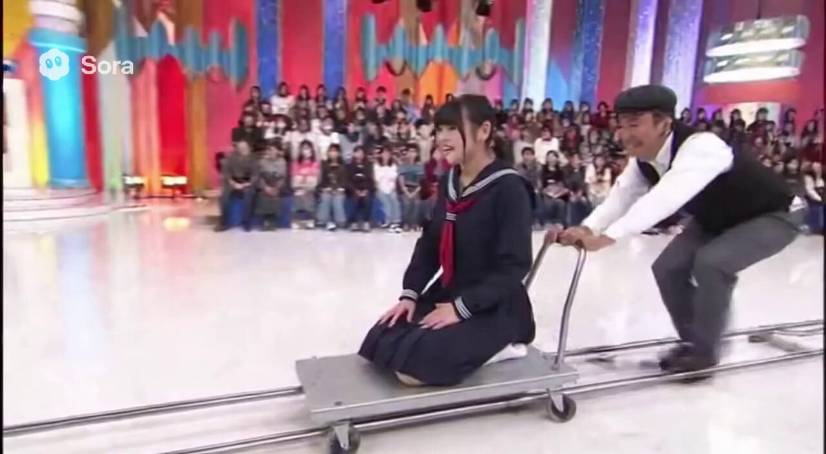 #sora2 落ち方綺麗だけど、浮遊している男性に目がいきます