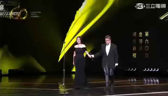 小S：姐，虽然你不在的人生真的很辛苦，但我一定会往前走的，I love You