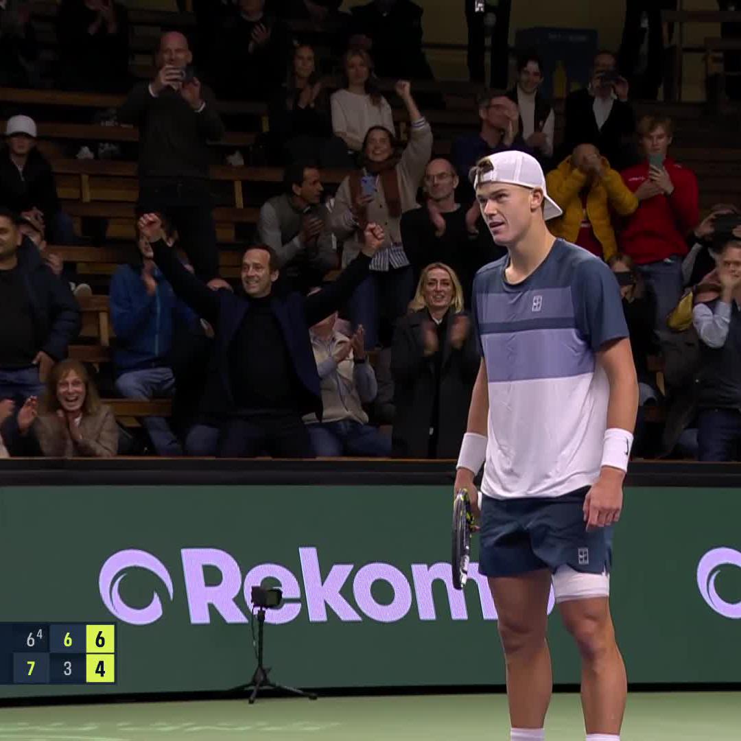 A stellar performance 👏💫 Rune comes through 6-7 6-3 6-4 vs Etcheverry to make the semi-finals! #BNPParibasNordicOpen
