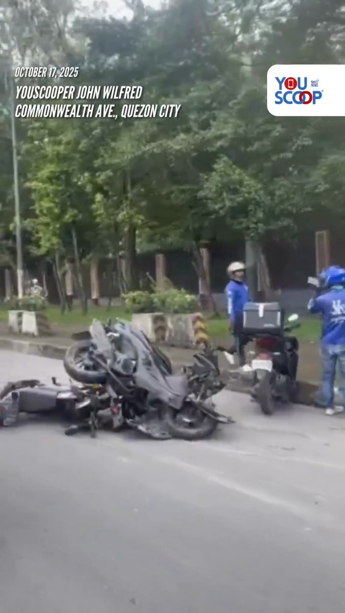 Isa ang patay sa pag-araro ng UV Express sa 12 motorsiklo at dalawang kotse sa Commonwealth Avenue sa Quezon City. Hindi huminto sa pagmamaneho palayo ang driver na uminit umano ang ulo dahil may nakagitgitan. Ibinahagi ni YouScooper John Wilfred ang video kung saan kita ang pinsala ng pag-araro ng UV Express. Ayon sa suspek, may nakagitgitan siya sa daan na naging dahilan ng pag-init ng ulo niya. Isasailalim sa drug test ang suspek na nagnegatibo sa alcohol. #YouScoop Video courtesy: YouScooper John Wilfred