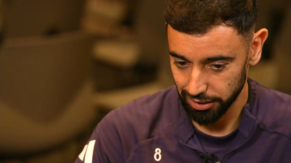 🚨🎥 | Bruno Fernandes on being played out of position: “I love to play football and I will ALWAYS give my best abilities to help the team. “It’s about the end result and the end product for the team, and NOT for myself.”