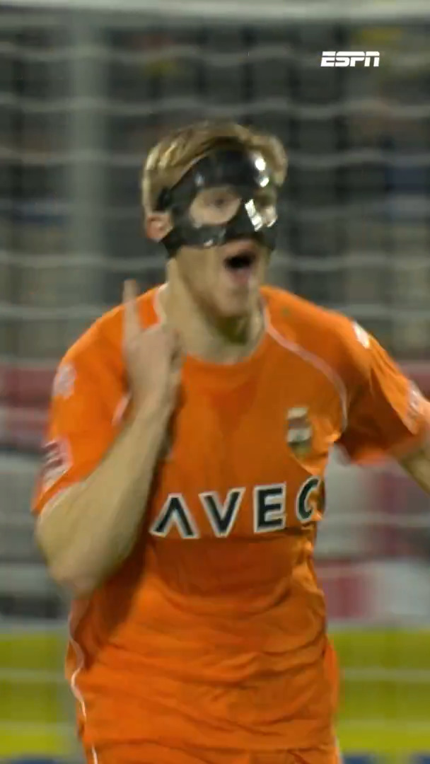 🎭 Gemaskerde Devin Haen opent op schitterende wijze de score in derby 💥 #rkcwil