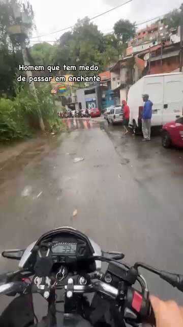 o cara quando ta indo pra casa depois de um dia cansativo é imparável