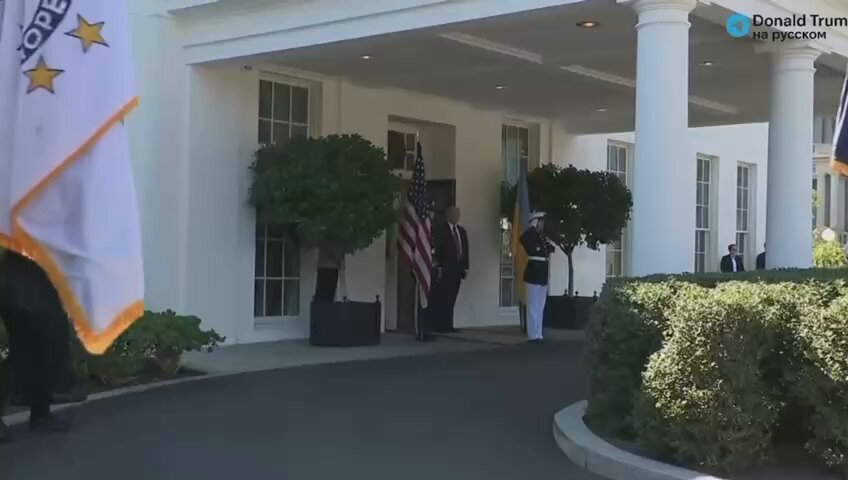 Zelensky just arrived at the White House.