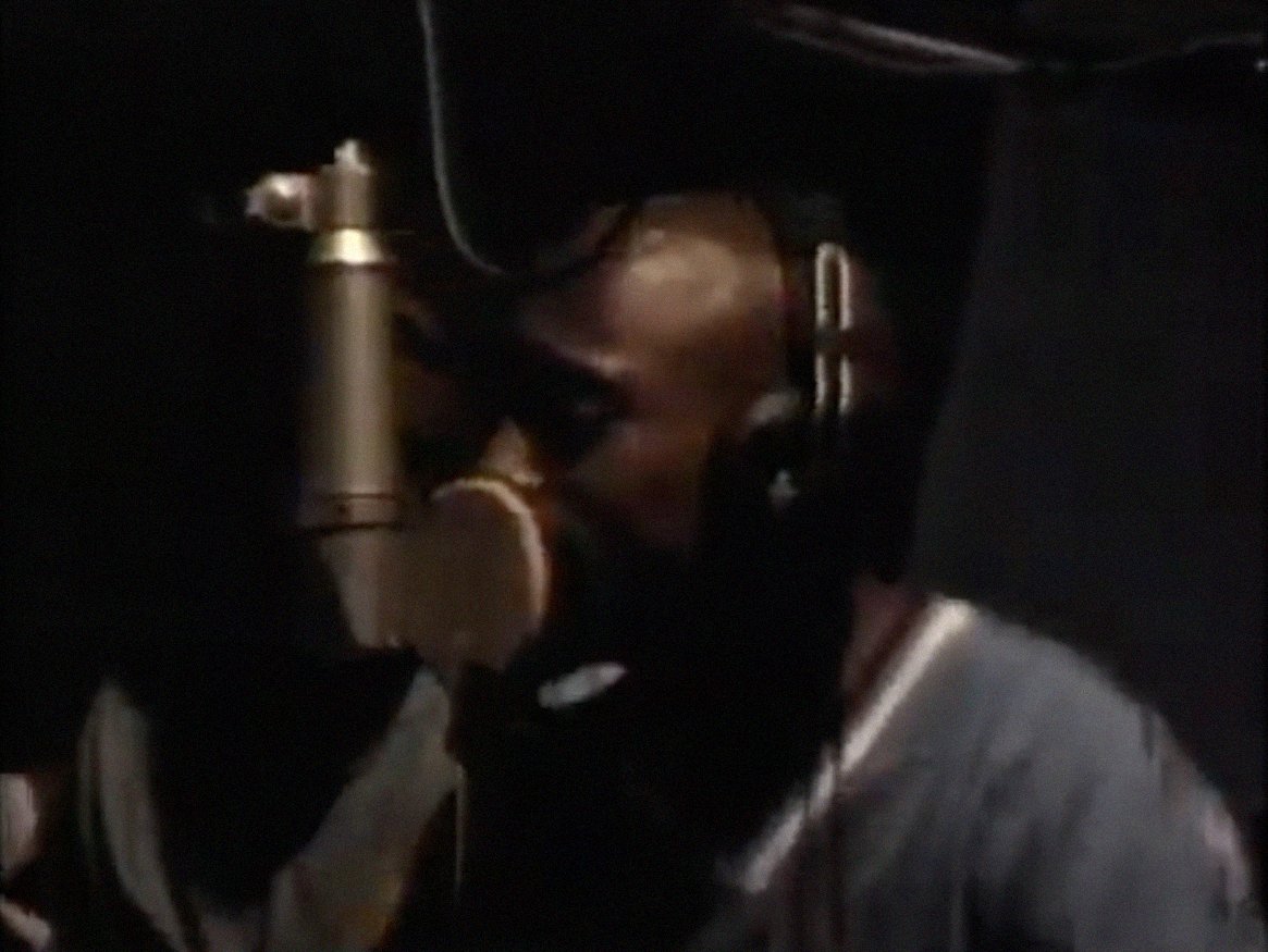 What a 90’s studio session with 2Pac looked like