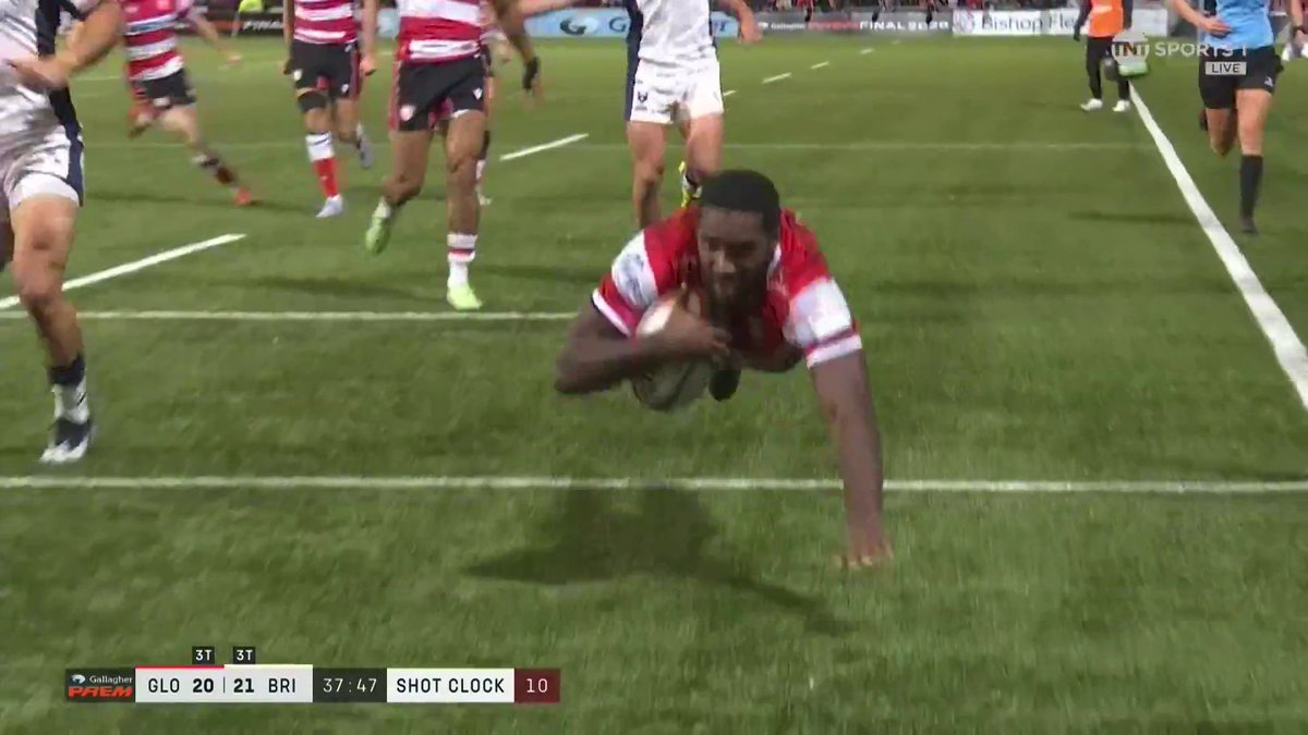 Josiah Edwards-Giraud is everywhere! The replacement winger flies over after a beautiful Gloucester Rugby 🍒 team move 🤩