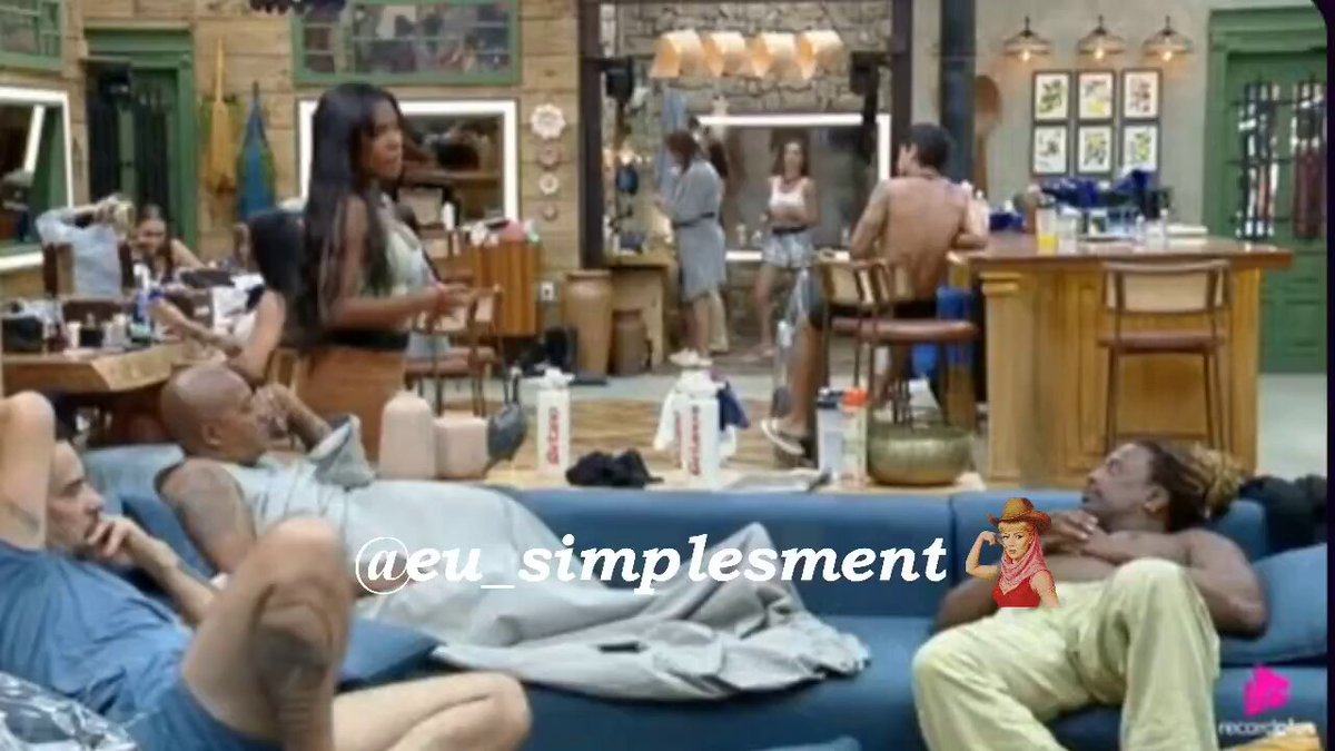 Carol diz que é questão de honra uma roça dela e Tamires. #AFazenda