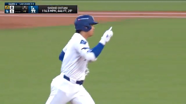 SHOHEI CON CUADRANGULAR DESPUÉS DE PONCHAR A TRES EN LA MISMA ENTRADA.