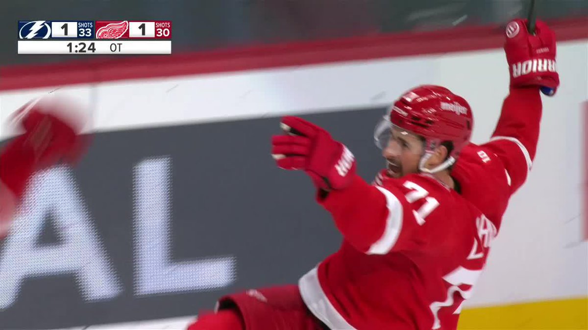 LIGHTNING MISS A GREAT CHANCE AND AS A RESULT LARKIN IS IN ALL ALONE AND WINS IT!!!!🚨