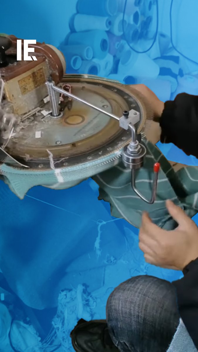 Ever seen a knitting machine at work before? 📹: made_in_dohko / IG