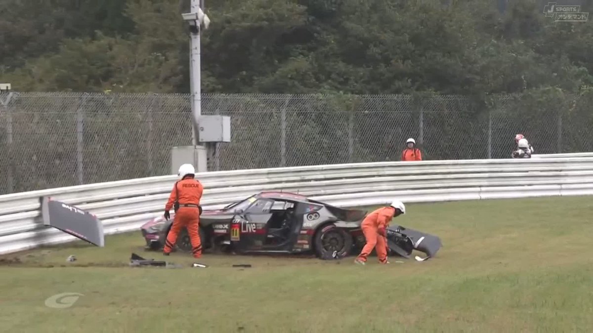 11号車 GAINER TANAX Z クラッシュ‼️ 濡れた縁石に足をすくわれたか😭😭😭 #SUPERGT 2025 第7戦 オートポリス 10/18〜10/19 徹底LIVE配信！ 🔽ご視聴/ご購入は🔽 #スーパーGT