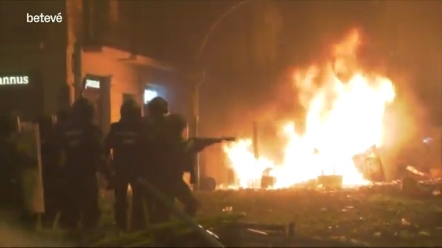 🔥Aquella jornada va acabar a Urquinaona, amb un jovent a qui vam deixar massa sol davant d'una Policia Nacional que va aplicar una repressió desproporcionada. Urquinaona i els joves ens marquen el camí cap a la independència, i cal reivindicar-los!