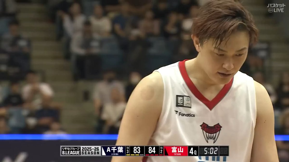 気迫溢れるプレー💯 #藤永佳昭 の飛び込みリバウンドから #宇都直輝 が激熱エンドワン😤 #アルティーリ千葉 🆚 #富山グラウジーズ 🏀りそなグループ #Bリーグ🏀 B1第4節|GAME1 ▶見逃しはコチラ #バスケットLIVE ライブ/見逃し配信中📡 B.LEAGUE(Bリーグ) 富山グラウジーズ