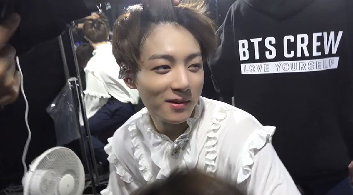 🐰: how come he’s so cute <suga is adored by the team’s baby> 🐰: im sure our fans all feel the same.. 🐰: our suga all dancing