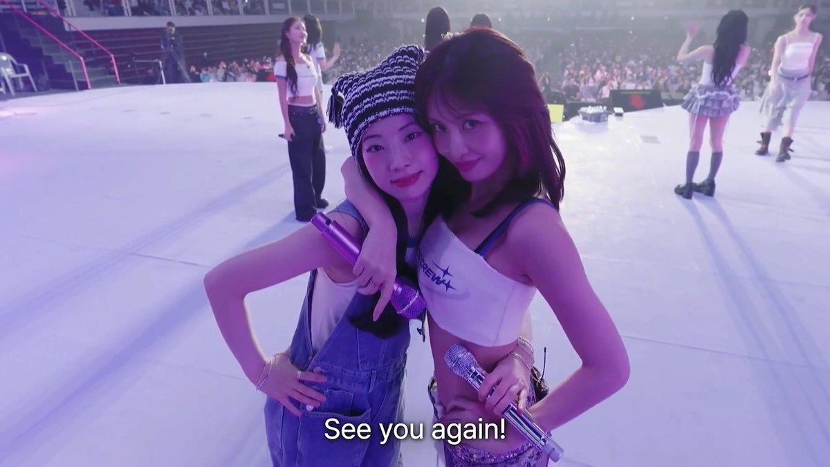 TWICE HUGGING AND KISSING AFTER WRAPPING UP THE 10TH ANNIVERSARY FANMEETING 😭🥺