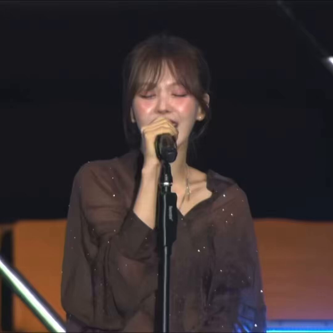 선키스 응원법 들리니까 웃으면서 인이어 빼는거봐 너무사랑스러움