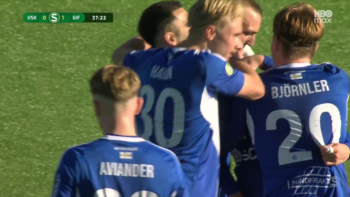 🗣 "Det är kanske årets mål i Superettan!" 🤯 Marcelo Palomino skruvar in bollen på frispark! 1-0 för Giffarna borta mot VSK 🎯 📲 Se matchen på HBO Max