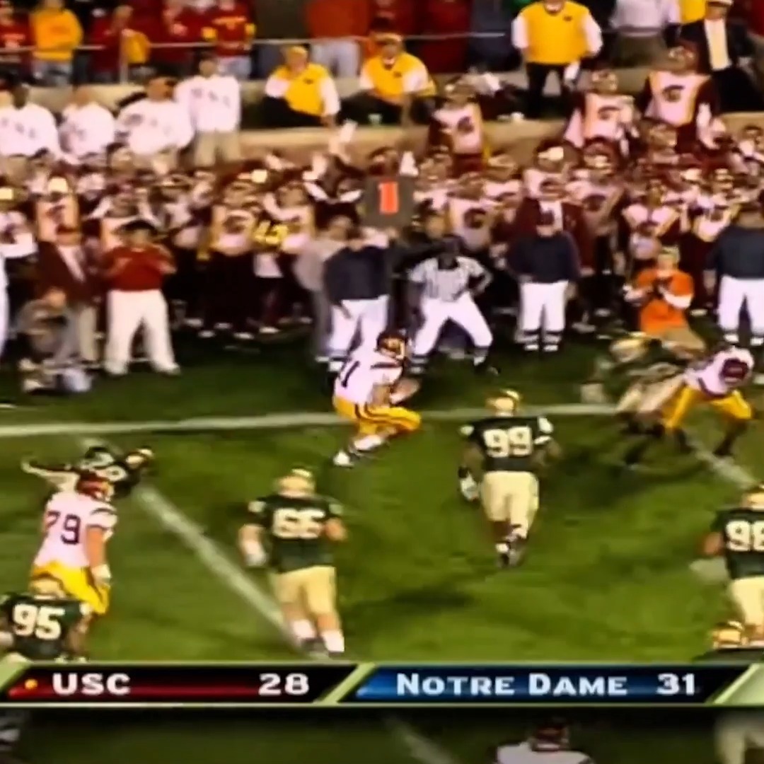 20 YEARS AGO... USC wins with the Bush Push. 🤯